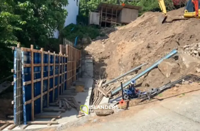 Terreno con vista al mar en Bophut con muro de contención en venta