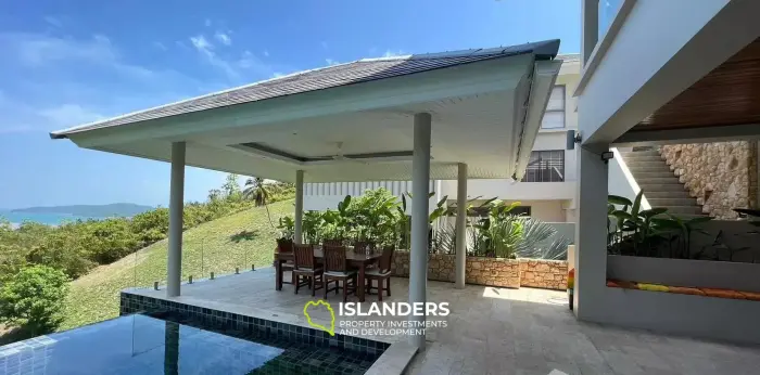 Villa moderne de 3 chambres avec piscine et vue sur la mer à Taling Ngam