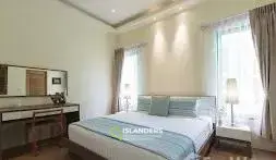 โรงแรมที่มีเสน่ห์ในบางรักพร้อมห้องดูเพล็กซ์ 17 ห้องสำหรับขาย