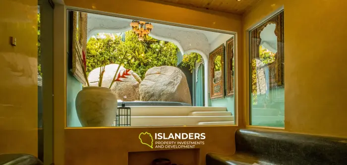 One-of-a-Kind 5BR Premiere Seaview Villa in Chaweng