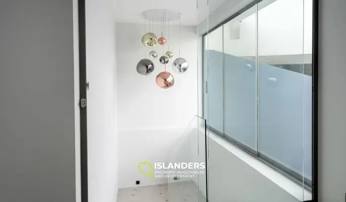 Incroyable villa de 3 chambres avec piscine et vue sur la mer à Chaweng Noi à vendre