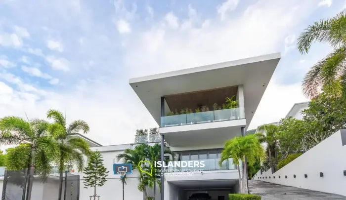 Luxueuse villa de 4 chambres dans les collines calmes de Maenam