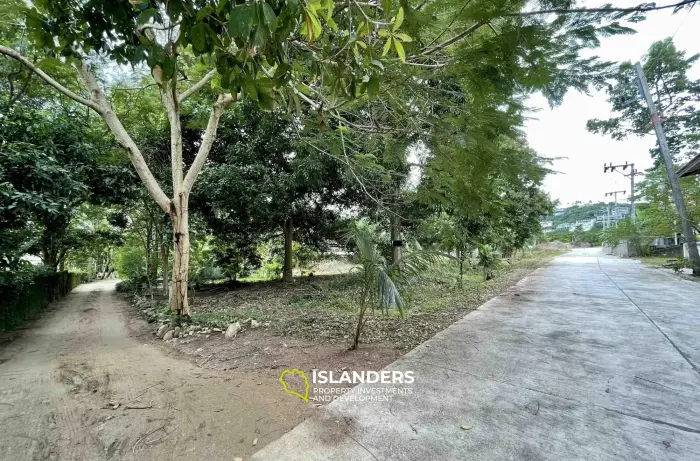 Terrain plat de 4 313 m² à Bophut à vendre
