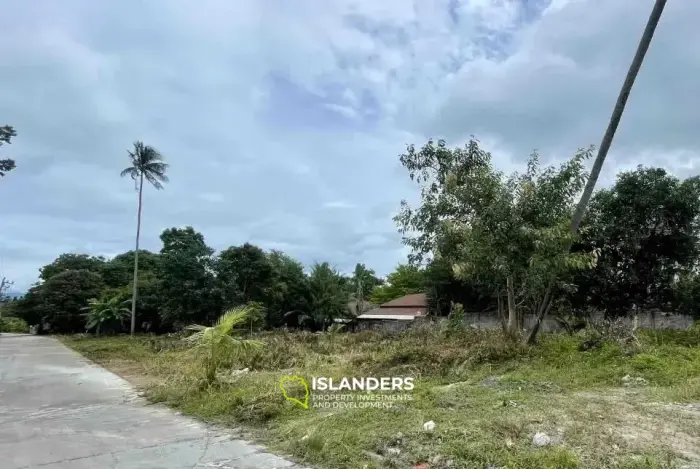 Terrain plat de 4 313 m² à Bophut à vendre