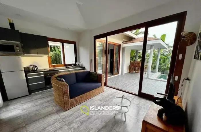 Вилла с 2 спальнями и бассейном в Марет на продажу