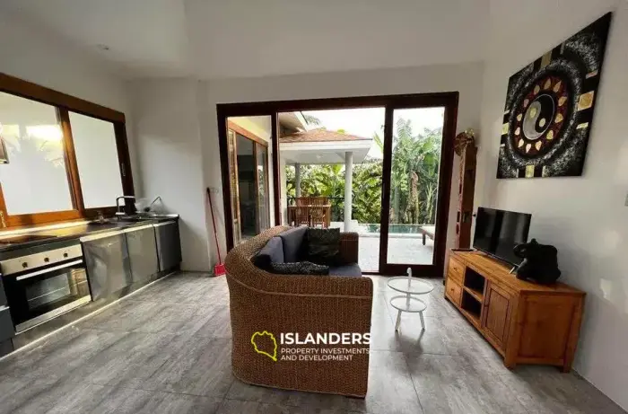 Вилла с 2 спальнями и бассейном в Марет на продажу