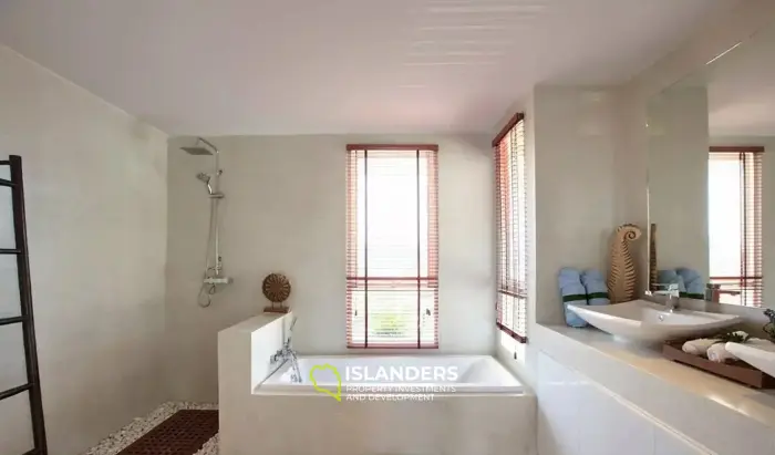 6 Bedroom Villa for sale at Tongson Bay Villas 
