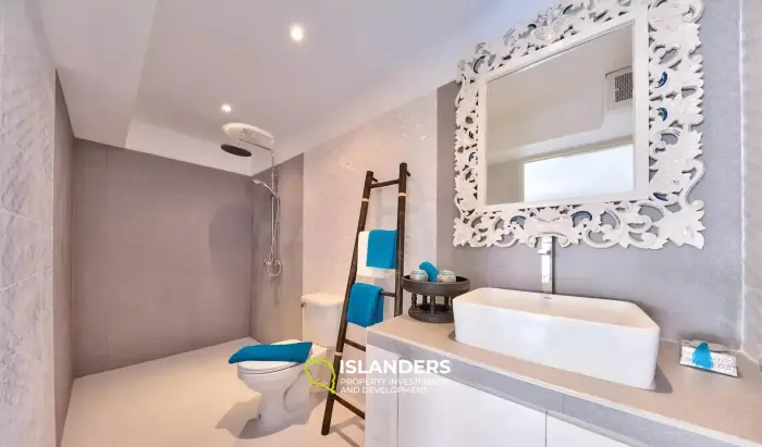 6 Bedroom Villa for sale at Tongson Bay Villas 