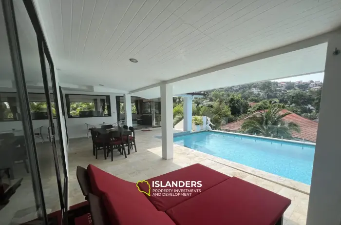 Вилла с 5 спальнями на продажу в Санти Тани