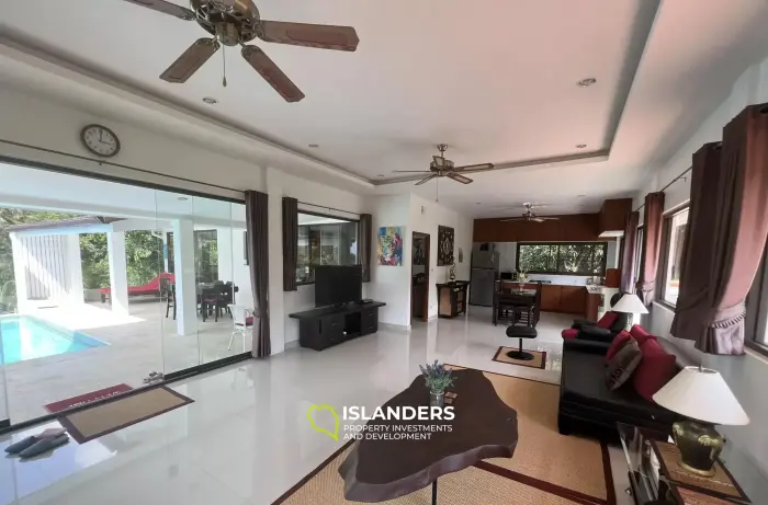 Вилла с 5 спальнями на продажу в Санти Тани