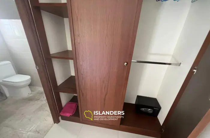 Вилла с 5 спальнями на продажу в Санти Тани