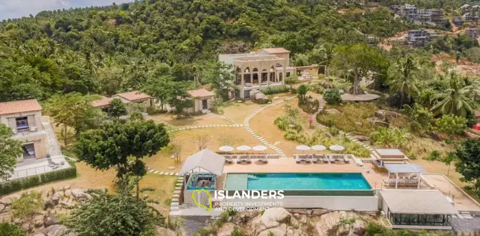 אחוזת יוקרה עם נוף לים התיכון על מגרש ענק למכירה