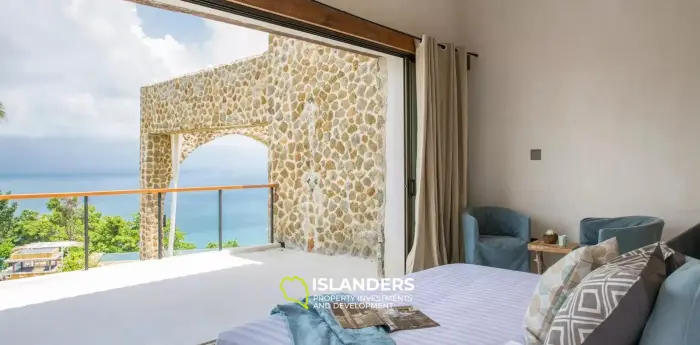 אחוזת יוקרה עם נוף לים התיכון על מגרש ענק למכירה