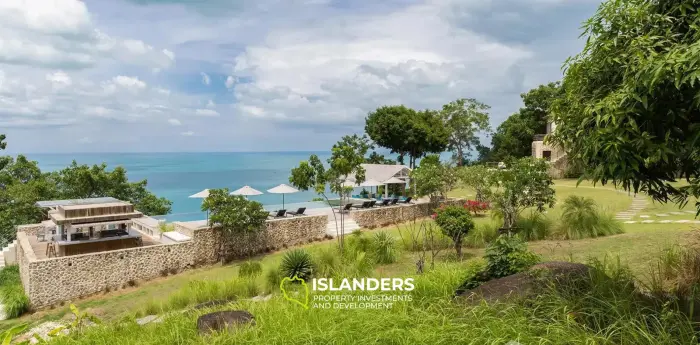 אחוזת יוקרה עם נוף לים התיכון על מגרש ענק למכירה