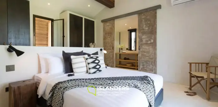 אחוזת יוקרה עם נוף לים התיכון על מגרש ענק למכירה