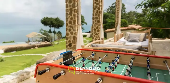 אחוזת יוקרה עם נוף לים התיכון על מגרש ענק למכירה