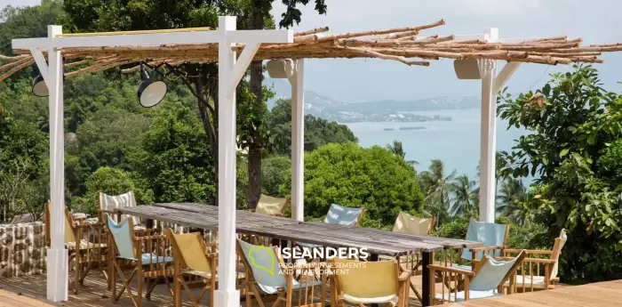 אחוזת יוקרה עם נוף לים התיכון על מגרש ענק למכירה