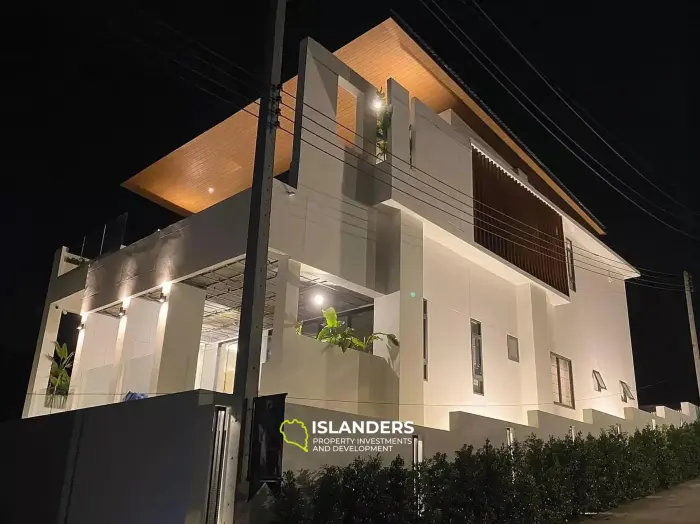 Вилла с 3 спальнями на продажу в Paragon Villas