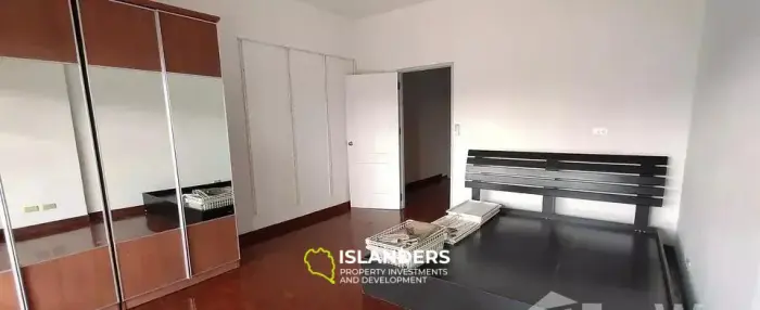 Maison de ville 2 chambres à coucher à Soi Motyim à vendre et à louer
