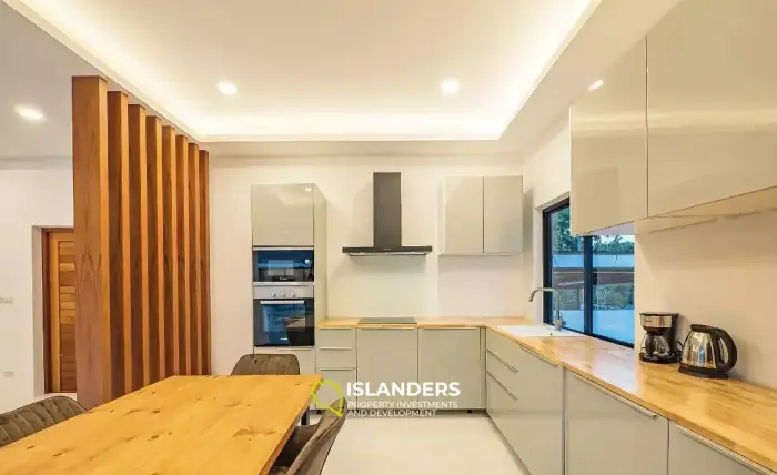 Тихая вилла с 3 спальнями на продажу на Ламай