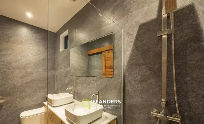 Тихая вилла с 3 спальнями на продажу на Ламай