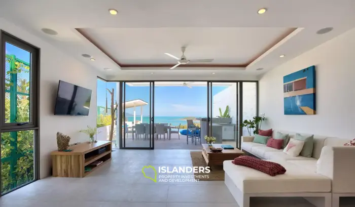 Herrliche Aussicht auf den Sonnenuntergang von der geräumigen, modernen Poolvilla mit 4 Schlafzimmern