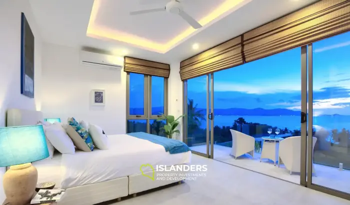 Herrliche Aussicht auf den Sonnenuntergang von der geräumigen, modernen Poolvilla mit 4 Schlafzimmern