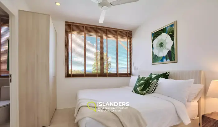 Herrliche Aussicht auf den Sonnenuntergang von der geräumigen, modernen Poolvilla mit 4 Schlafzimmern