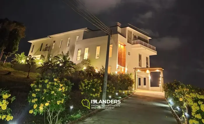 וילה מרווחת עם נוף לים למכירה בקו סאמוי