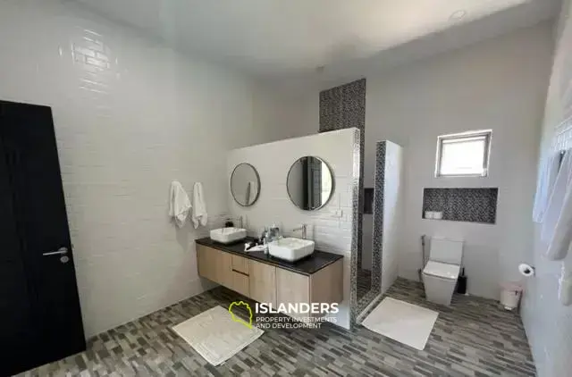 וילה מרווחת עם נוף לים למכירה בקו סאמוי