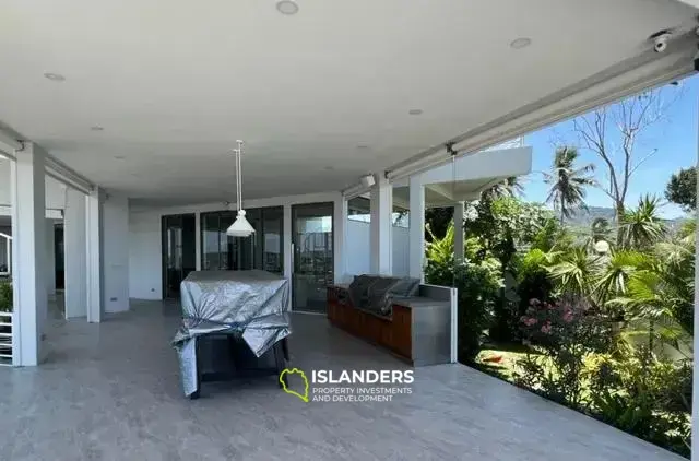 וילה מרווחת עם נוף לים למכירה בקו סאמוי