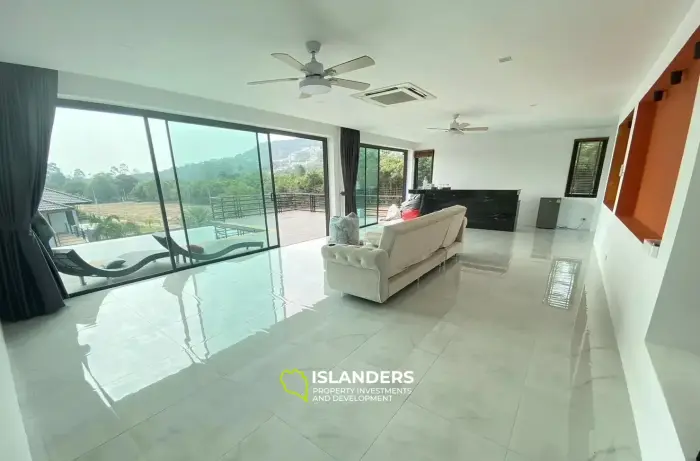 Große Poolvilla mit 5 Schlafzimmern im Herzen von Bophut zu verkaufen