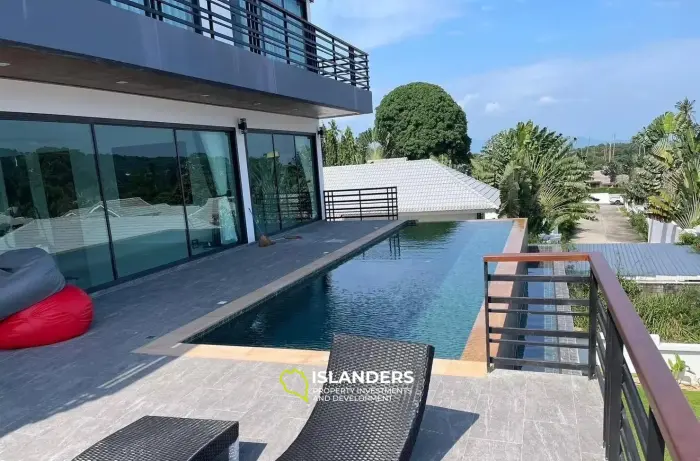 Große Poolvilla mit 5 Schlafzimmern im Herzen von Bophut zu verkaufen