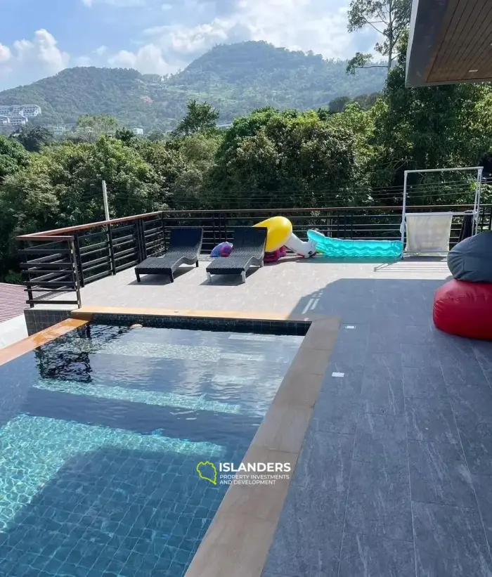 Große Poolvilla mit 5 Schlafzimmern im Herzen von Bophut zu verkaufen