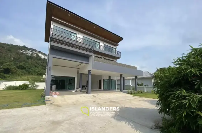 Große Poolvilla mit 5 Schlafzimmern im Herzen von Bophut zu verkaufen