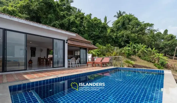 فيلا مكونة من 5 غرف نوم بإطلالات مذهلة على البحر للبيع في ساموي