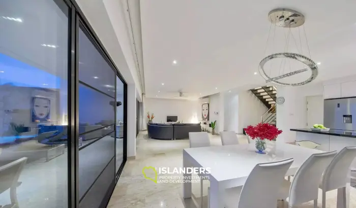Modern, 3-Bedroom Chaweng Villa With Stunning Sea Views