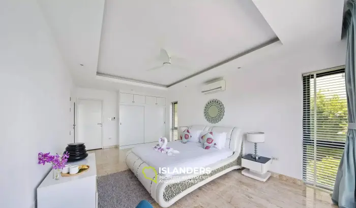 Modern, 3-Bedroom Chaweng Villa With Stunning Sea Views