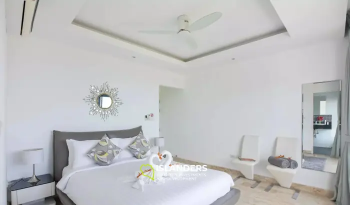 Modern, 3-Bedroom Chaweng Villa With Stunning Sea Views