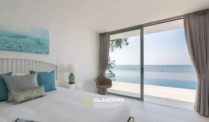 Beautiful Modern 4 Bedrooms Beachfront Villa for Sale in Koh Samui
