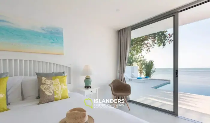 Beautiful Modern 4 Bedrooms Beachfront Villa for Sale in Koh Samui