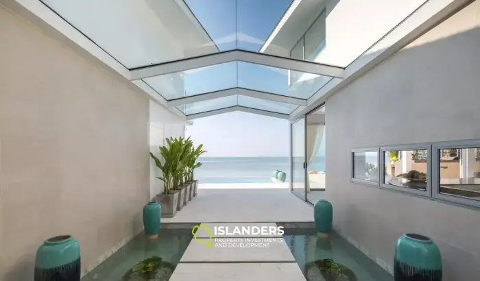 Beautiful Modern 4 Bedrooms Beachfront Villa for Sale in Koh Samui
