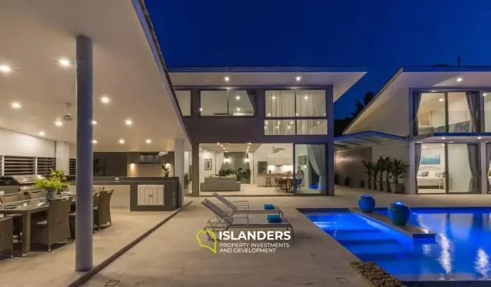 Beautiful Modern 4 Bedrooms Beachfront Villa for Sale in Koh Samui