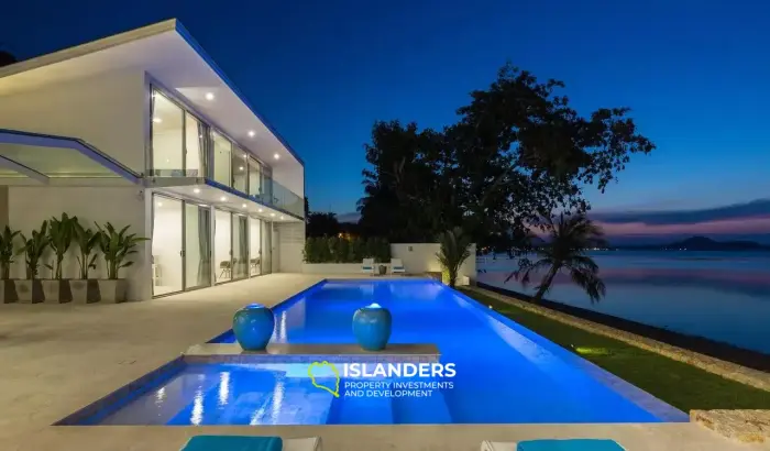 Beautiful Modern 4 Bedrooms Beachfront Villa for Sale in Koh Samui