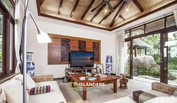 شقة من 3 غرف نوم على الطراز البالينيزي مع إطلالة على البحر في شاطئ بوفوت