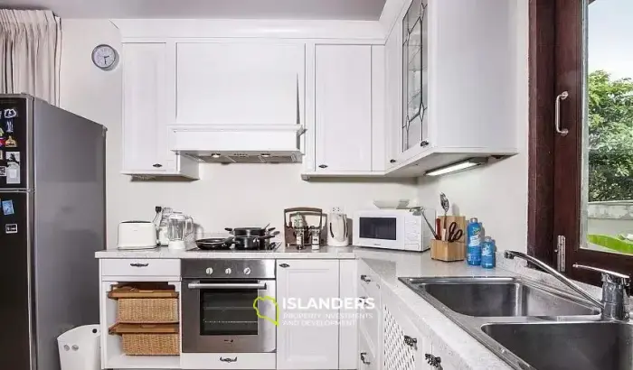 شقة من 3 غرف نوم على الطراز البالينيزي مع إطلالة على البحر في شاطئ بوفوت