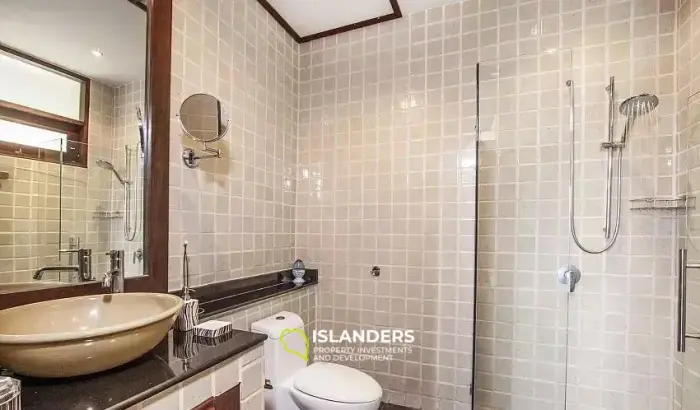 شقة من 3 غرف نوم على الطراز البالينيزي مع إطلالة على البحر في شاطئ بوفوت