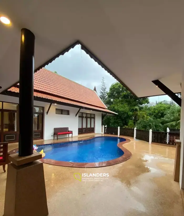 Villa de 4 chambres avec piscine privée à vendre et à louer à Samui