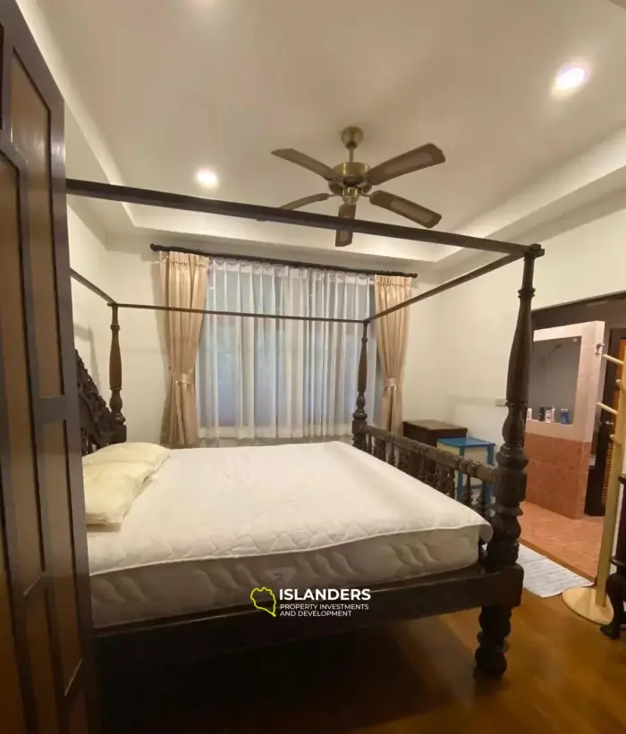 Villa de 4 chambres avec piscine privée à vendre et à louer à Samui