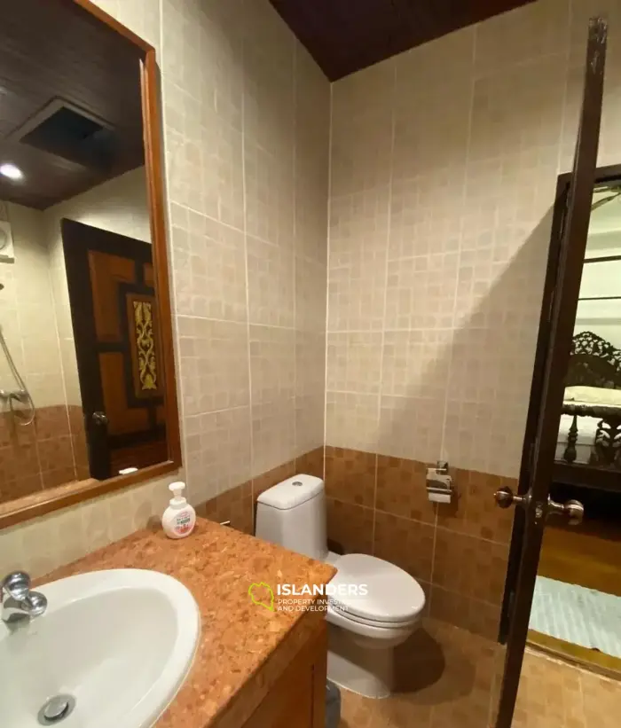 Villa de 4 chambres avec piscine privée à vendre et à louer à Samui
